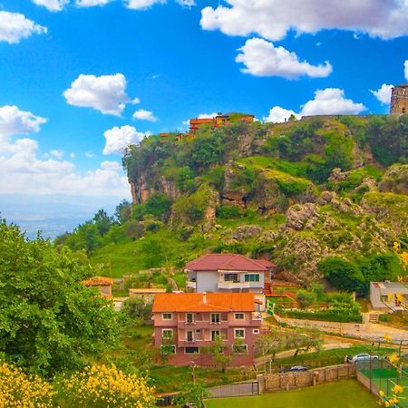 Kalaja Inn Krujë المظهر الخارجي الصورة