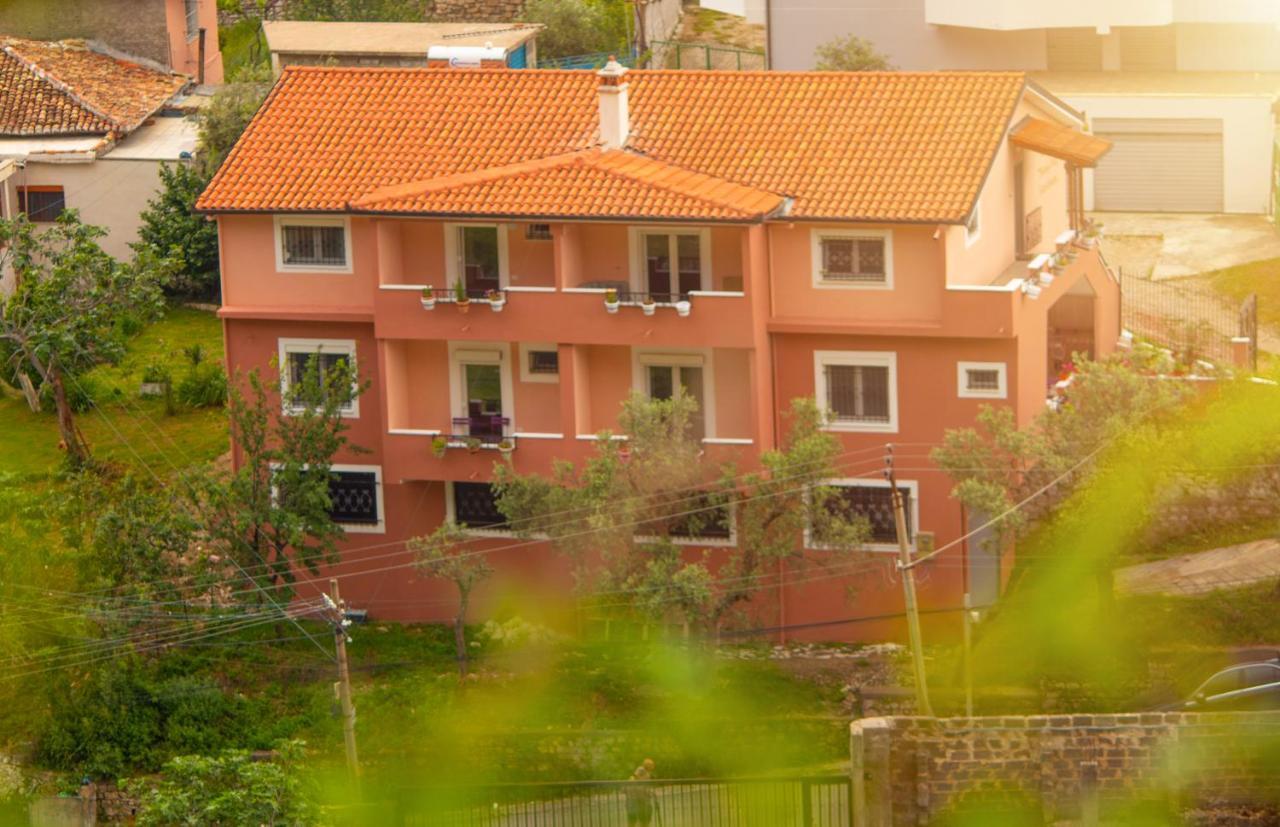 Kalaja Inn Krujë المظهر الخارجي الصورة