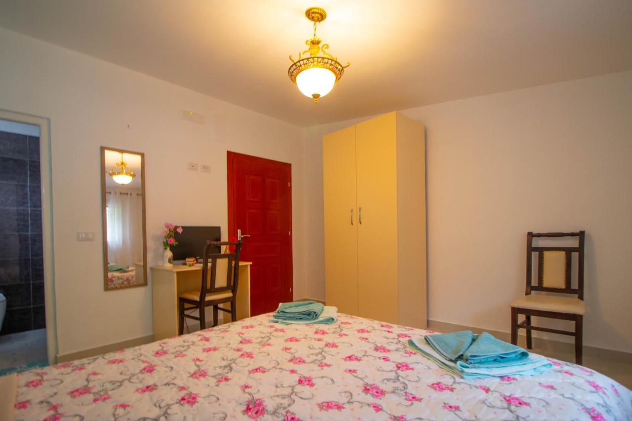 Kalaja Inn Krujë المظهر الخارجي الصورة